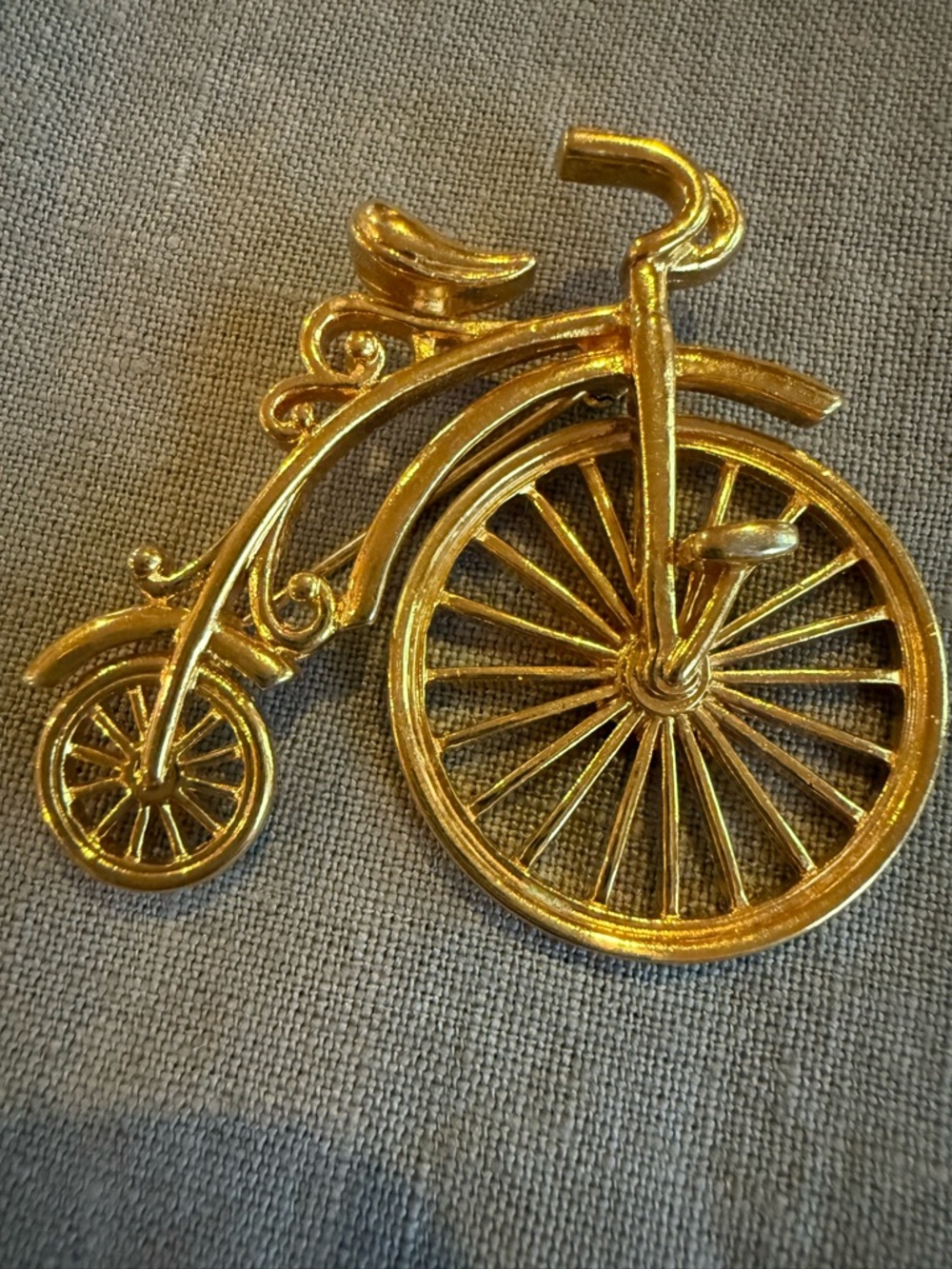 Vintage Avon Gold Bicycle Brooch “Heirloom Style” with Articulated Wheel